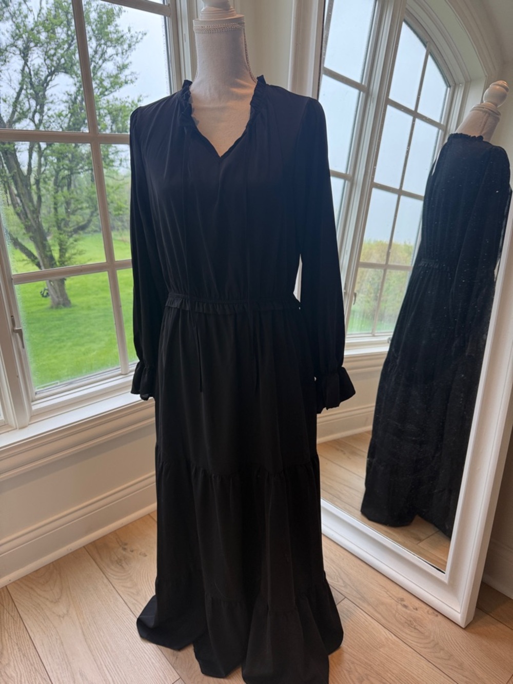 Classic Black Long Sleeve Maxi Dress - Elegant Everyday